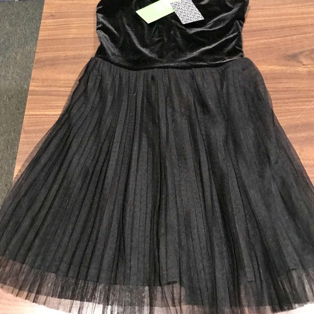 Formal or semi fornal cocktail lace mini dress